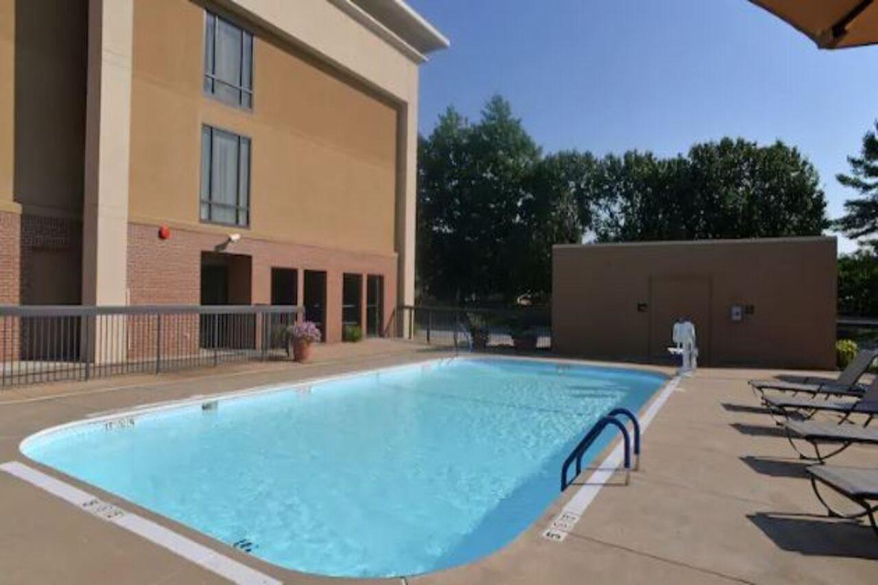 Hampton Inn Springfield-South Exteriör bild